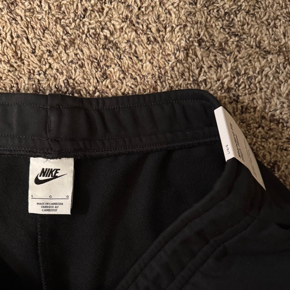 Nike Women's Sportswear Essential French Terry Shorts - Picture 3 of 4